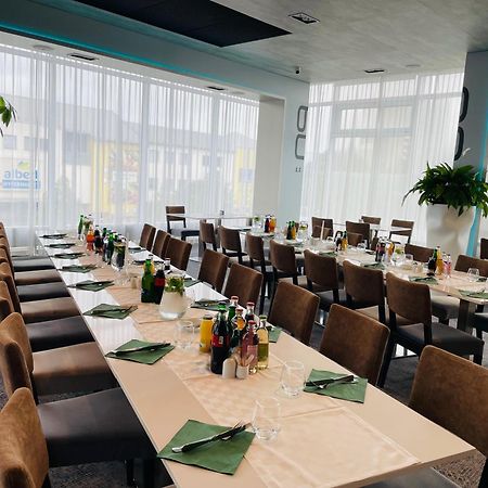 Steelhouse Hotel Тршинец Экстерьер фото