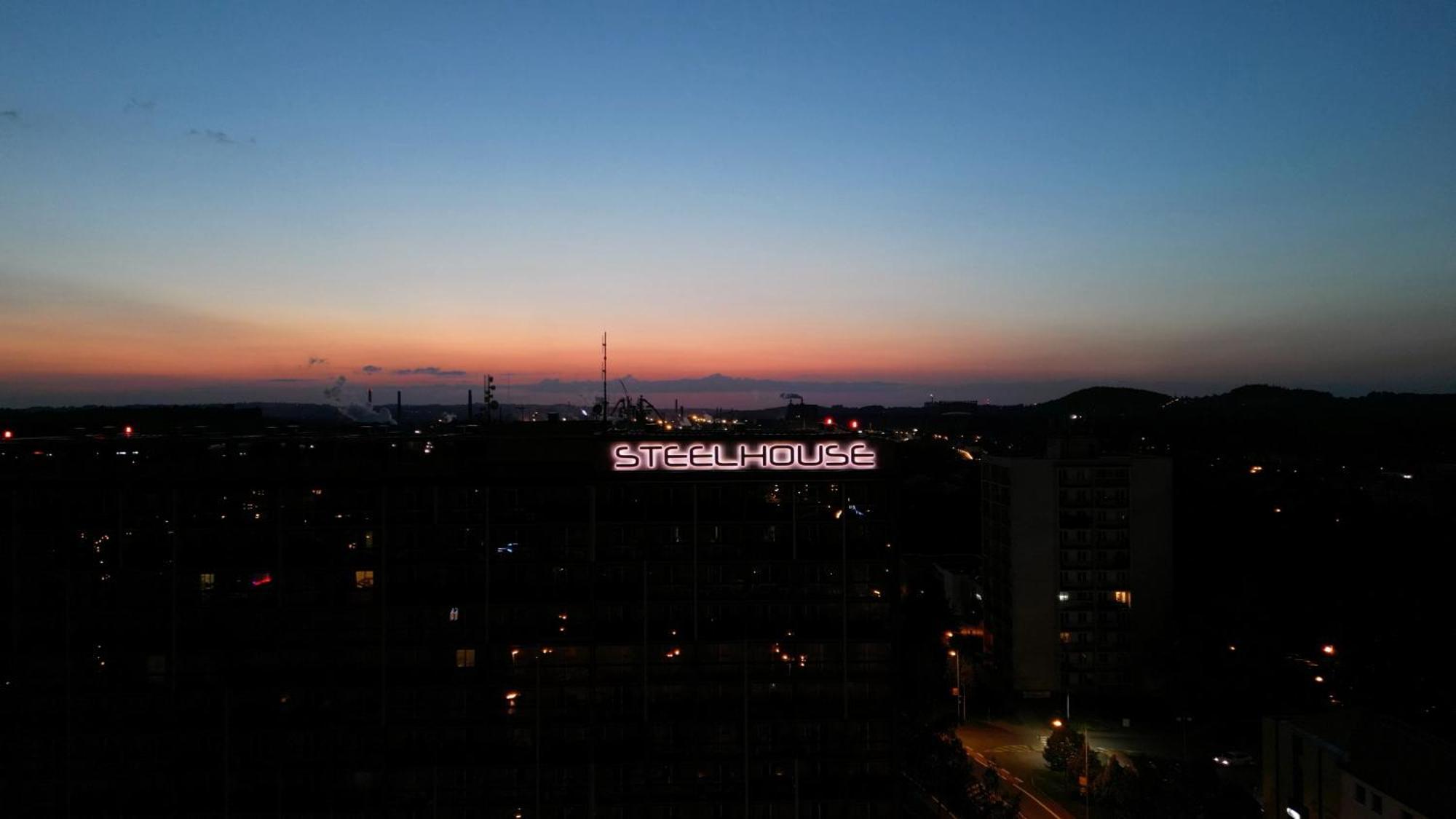 Steelhouse Hotel Тршинец Экстерьер фото