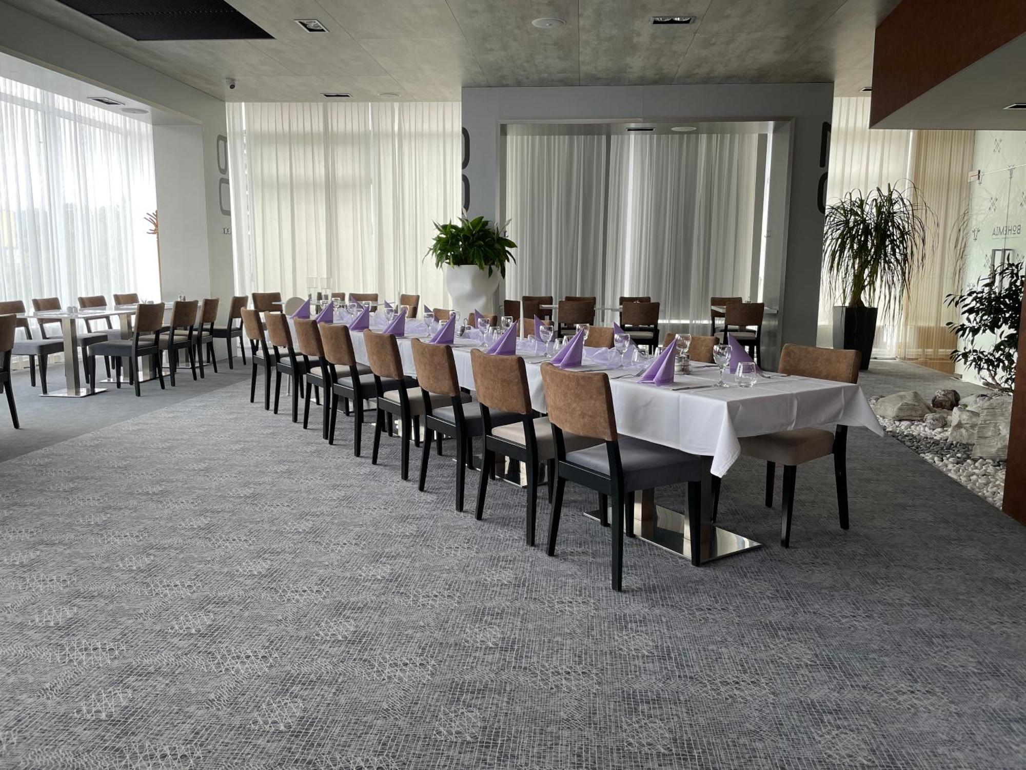 Steelhouse Hotel Тршинец Экстерьер фото