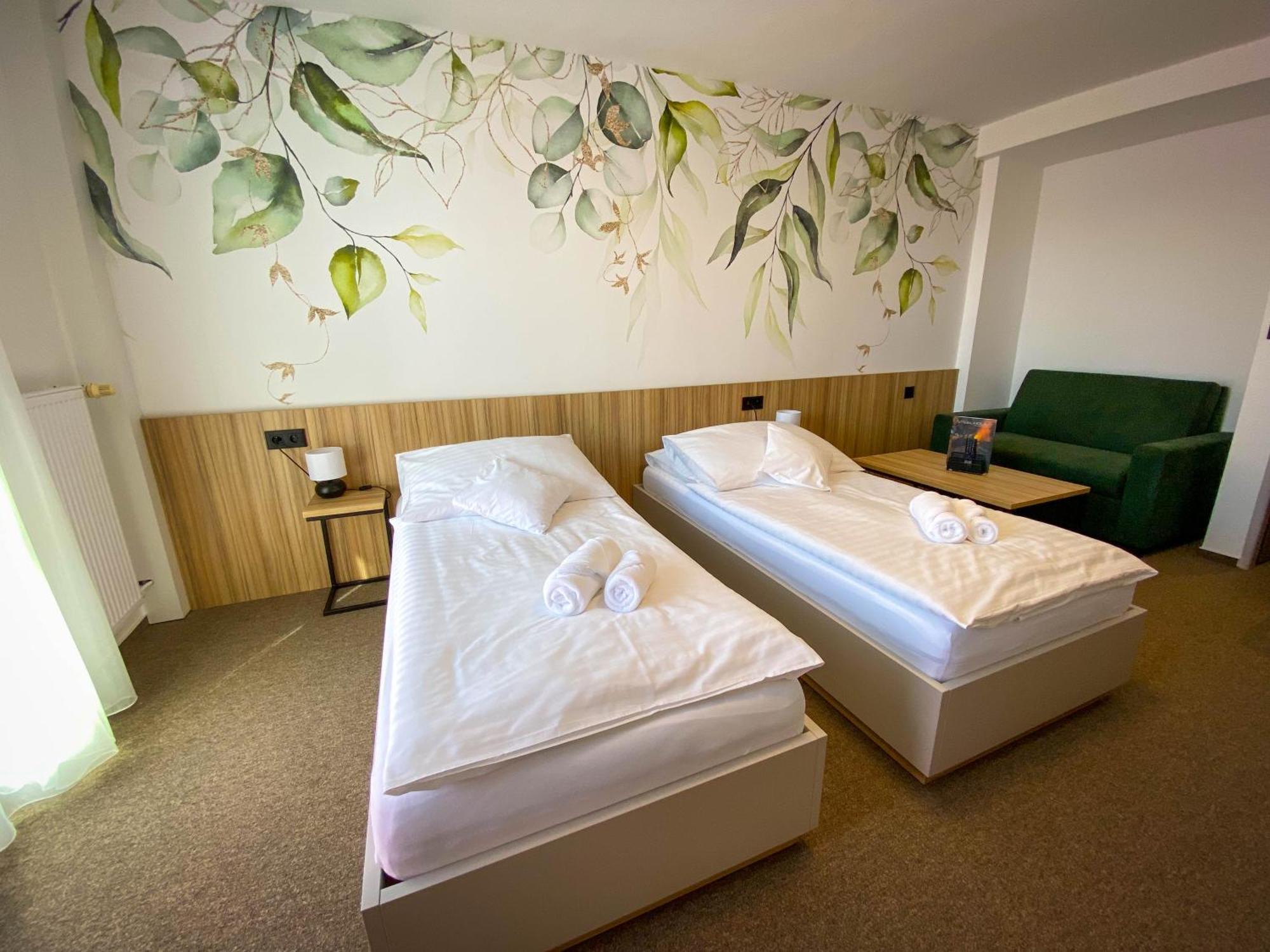 Steelhouse Hotel Тршинец Экстерьер фото