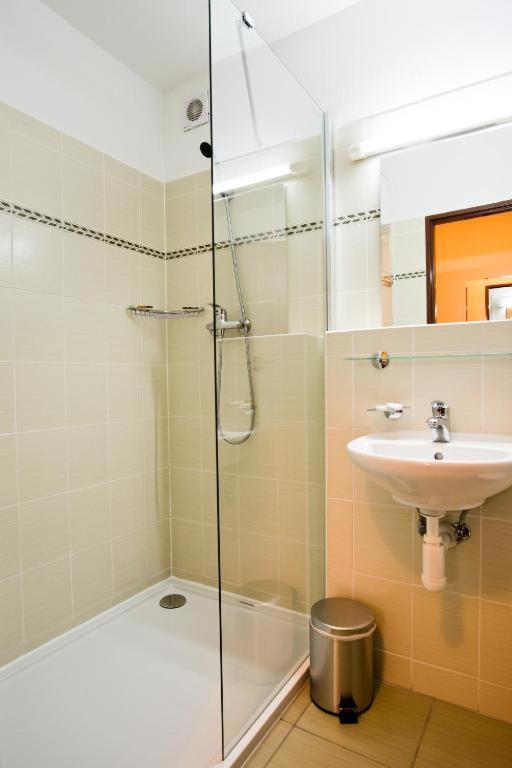 Steelhouse Hotel Тршинец Экстерьер фото